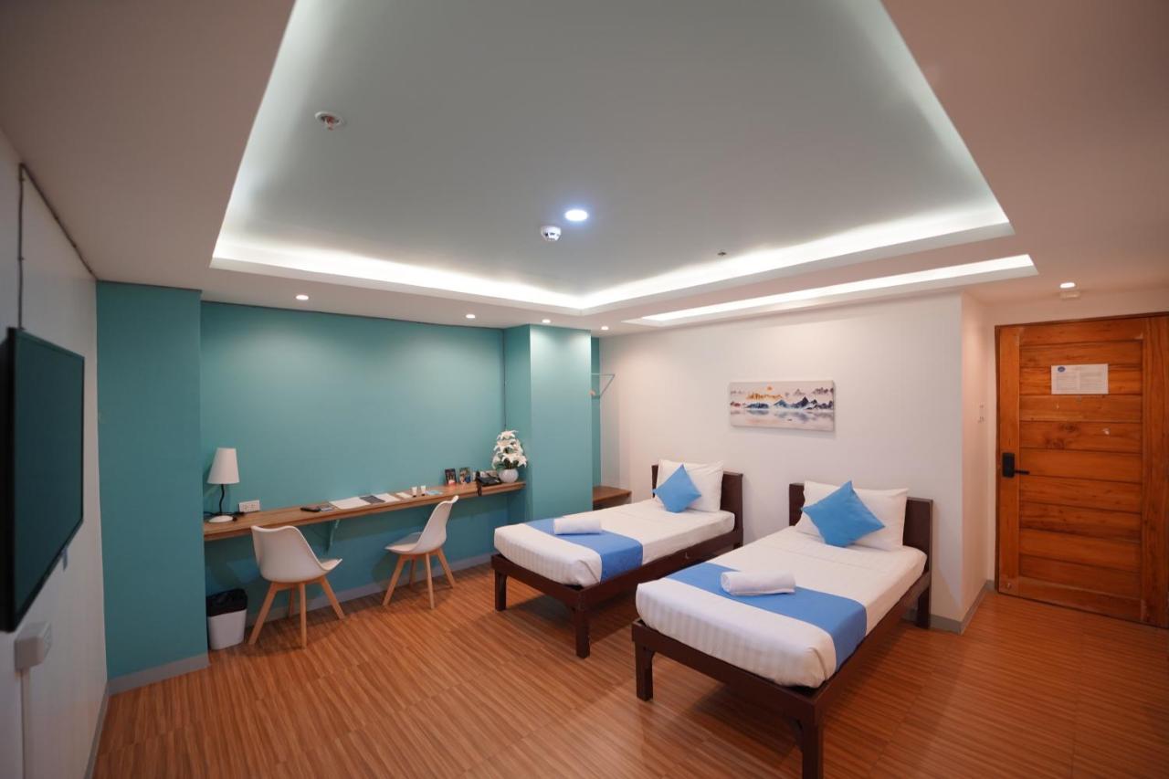 Arzo Hotel Premier Makati City Exterior photo