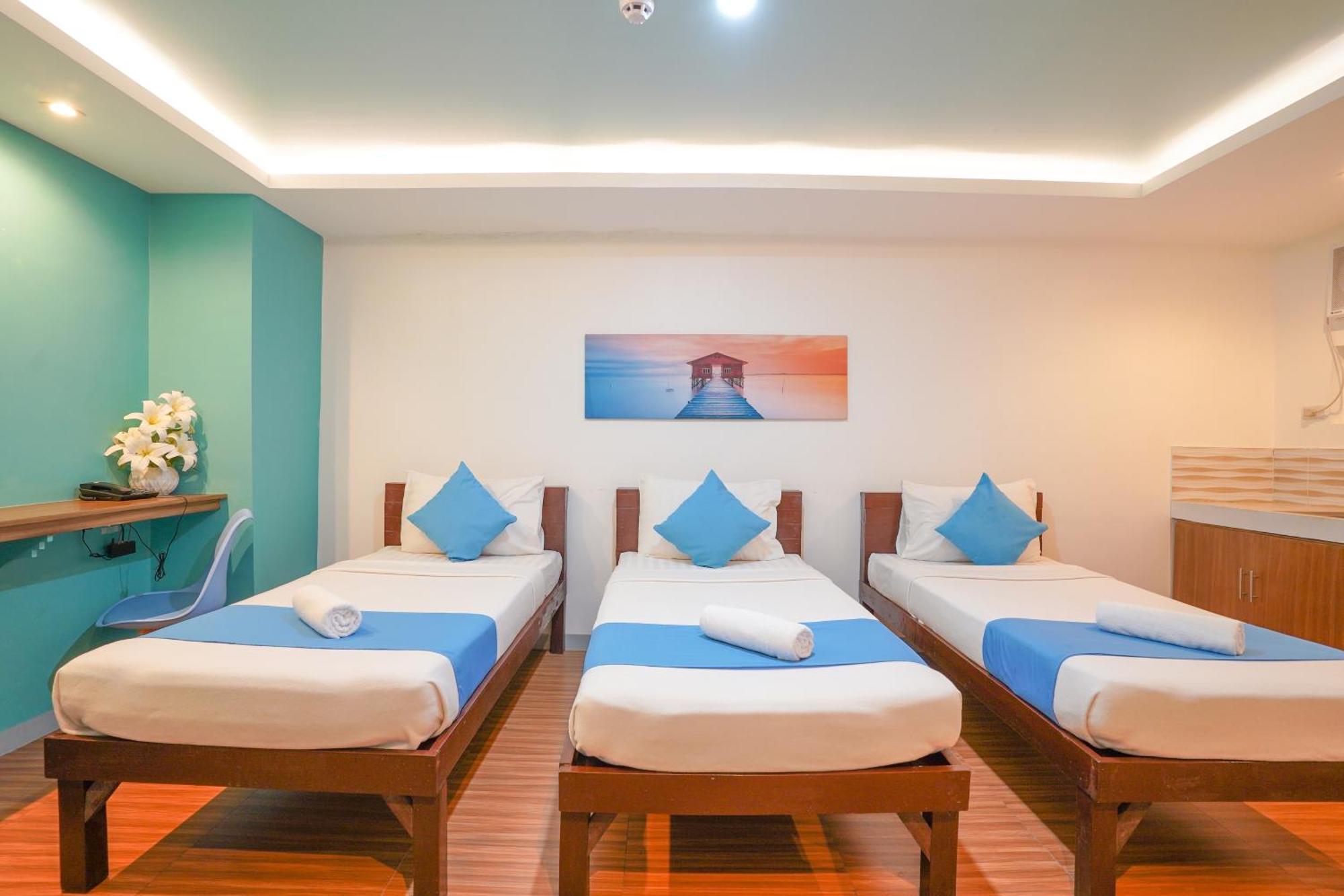 Arzo Hotel Premier Makati City Exterior photo
