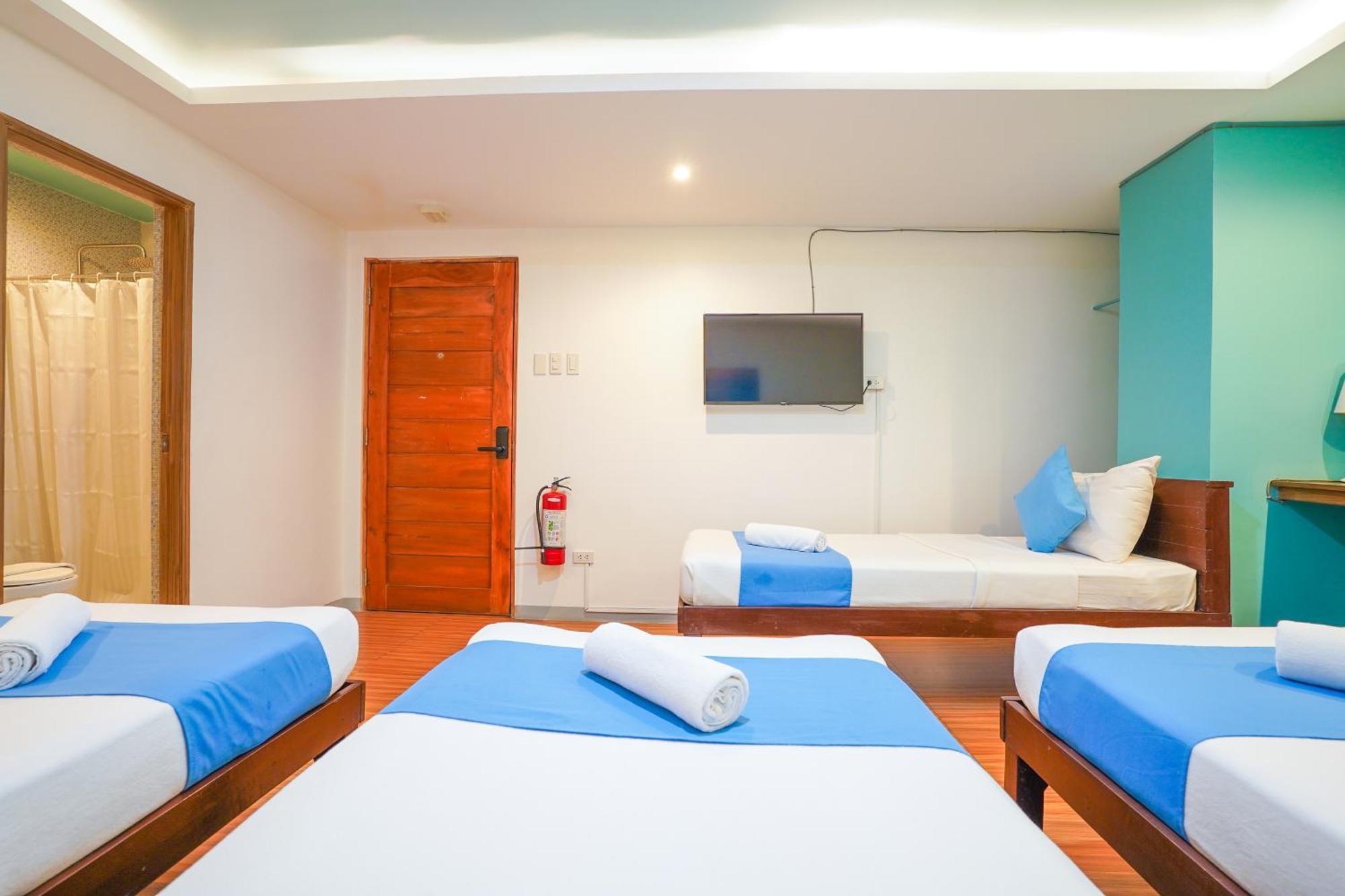Arzo Hotel Premier Makati City Exterior photo