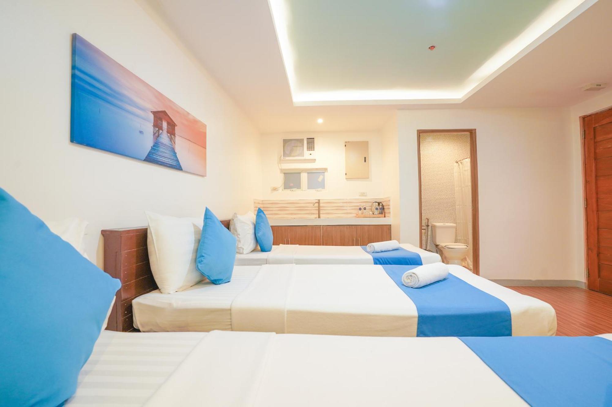 Arzo Hotel Premier Makati City Exterior photo