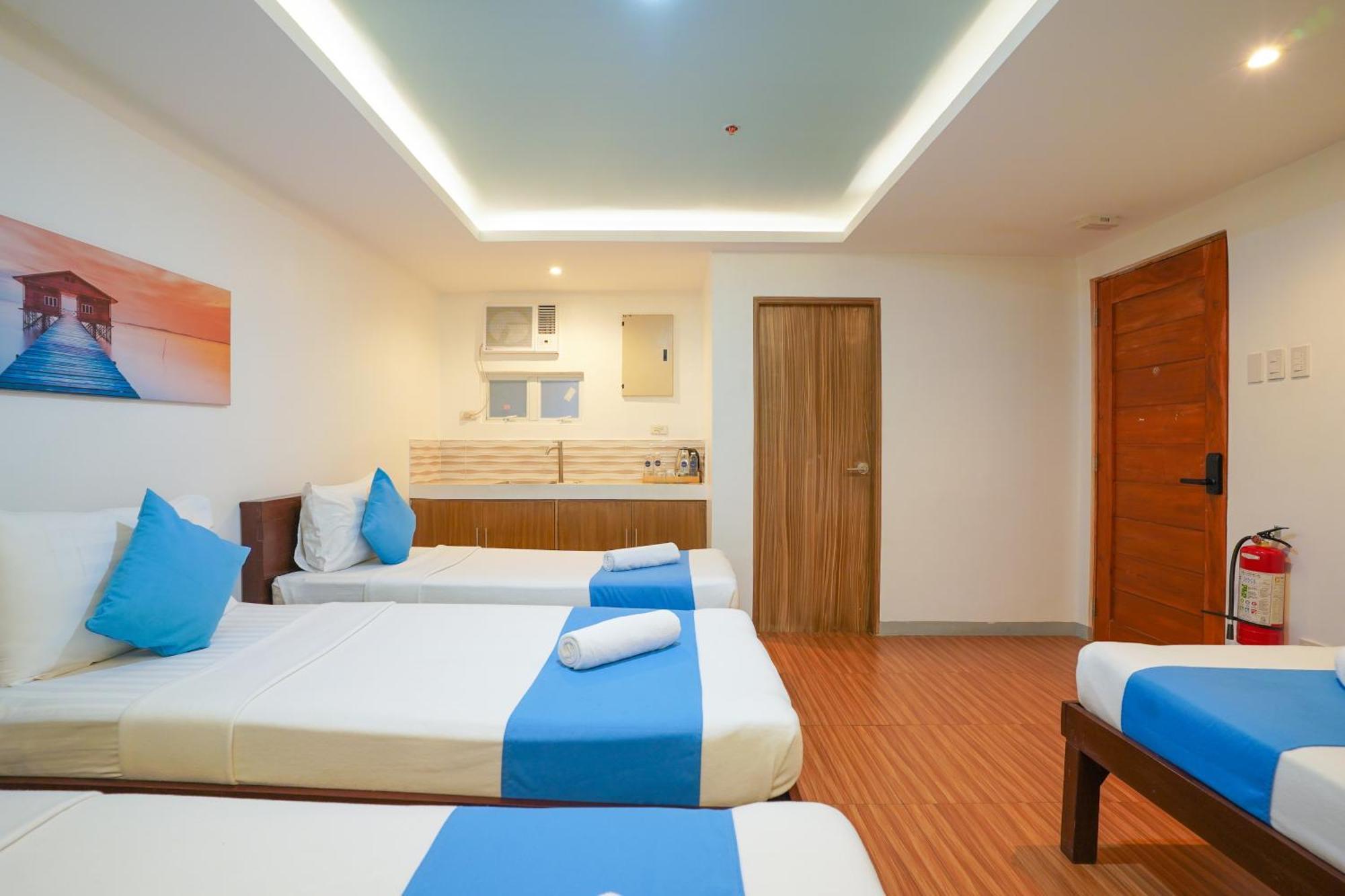 Arzo Hotel Premier Makati City Exterior photo