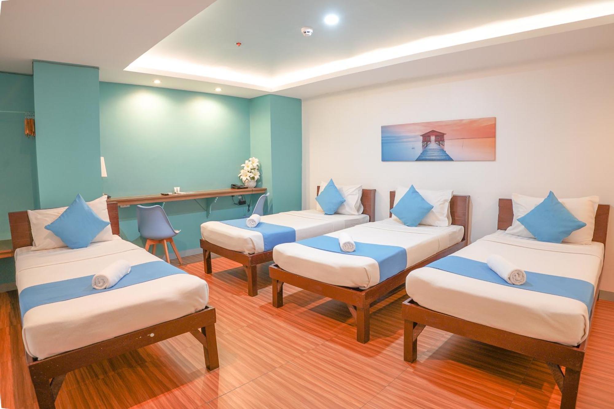 Arzo Hotel Premier Makati City Exterior photo